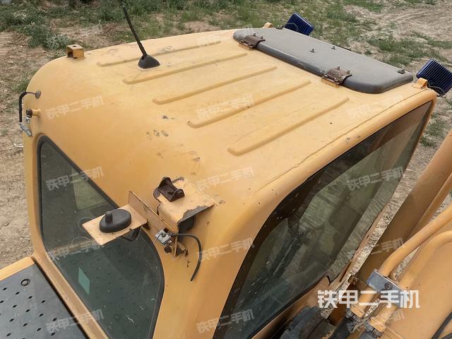 驾驶室顶部（整机外观）