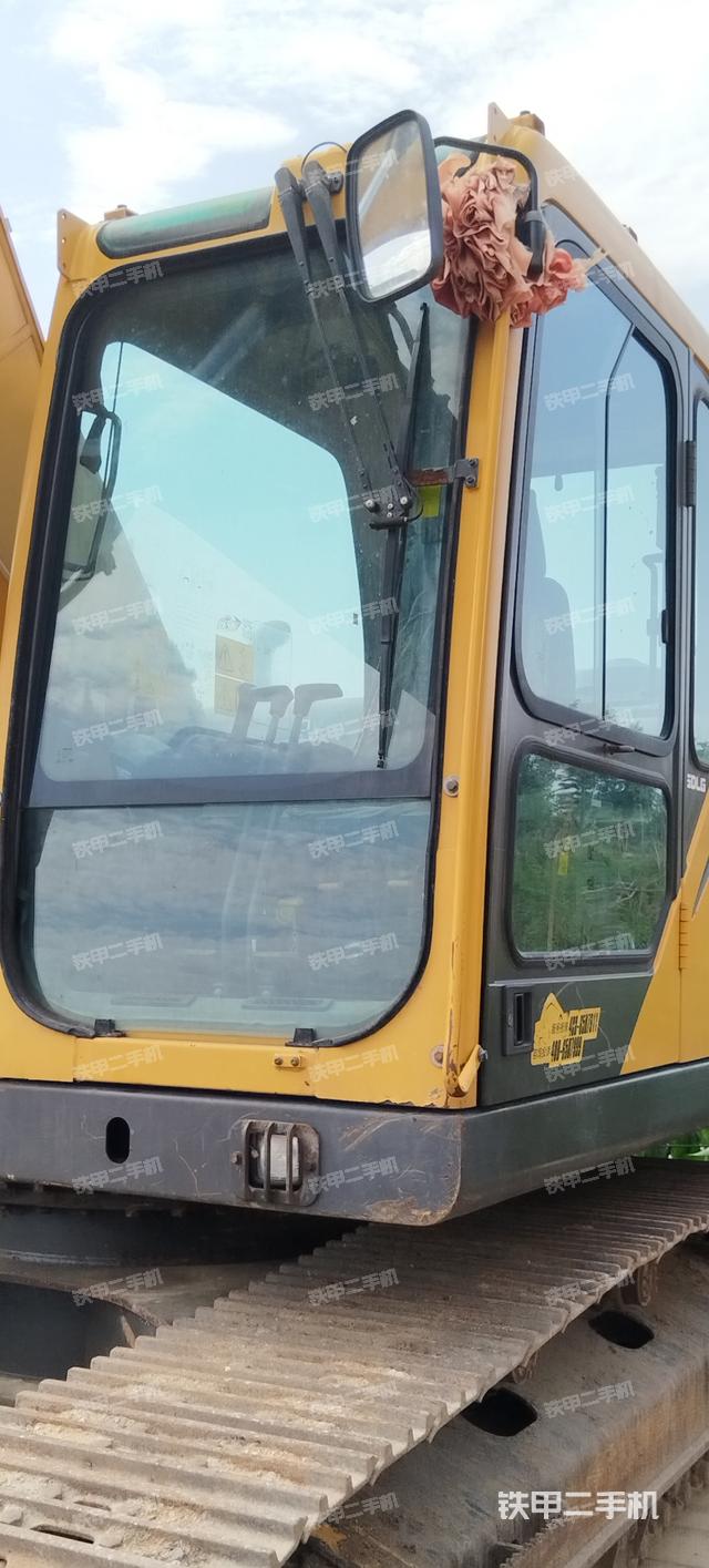 驾驶室整体（整机外观）