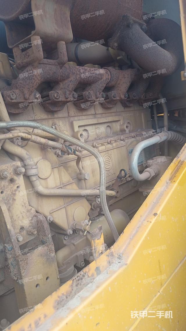 发动机右侧（整机外观及大件）