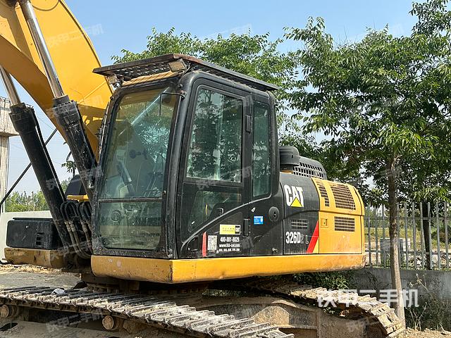 驾驶室顶部（整机外观）