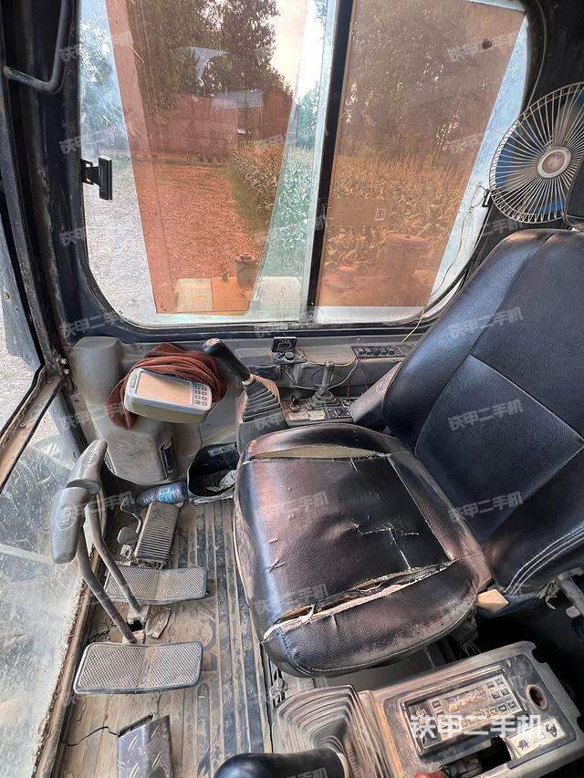 驾驶室整体（整机外观）