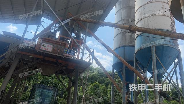鑫天地重工HZS90混凝土搅拌站