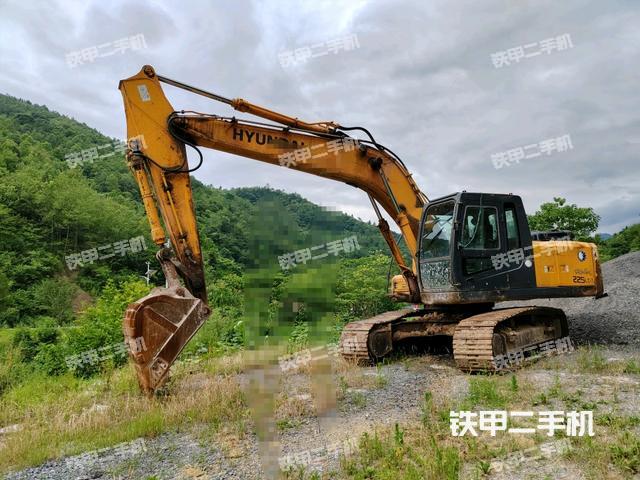现代R215-7C挖掘机