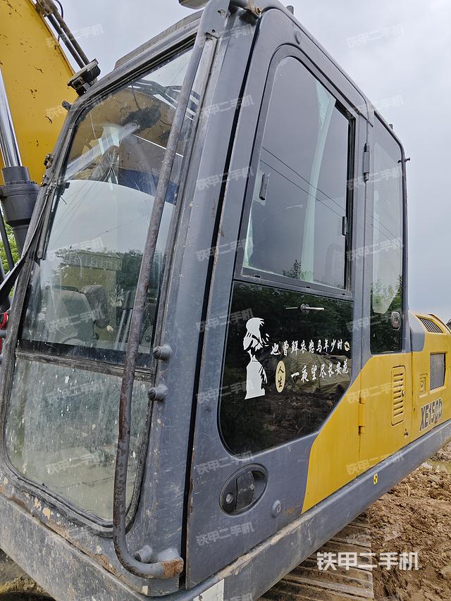 驾驶室顶部（整机外观）