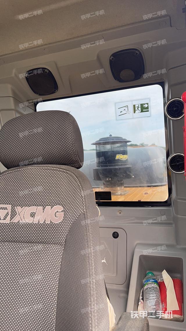 驾驶室顶部（整机外观）