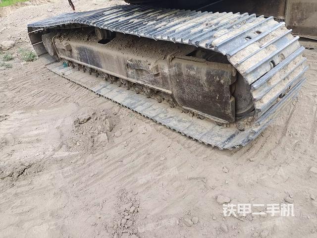 单侧履带整体（整机外观）