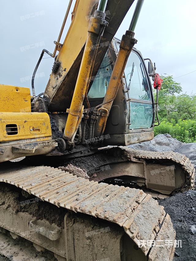 驾驶室整体（整机外观）