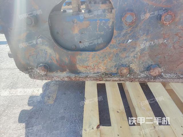 整机右侧（设备外观及核心部件）