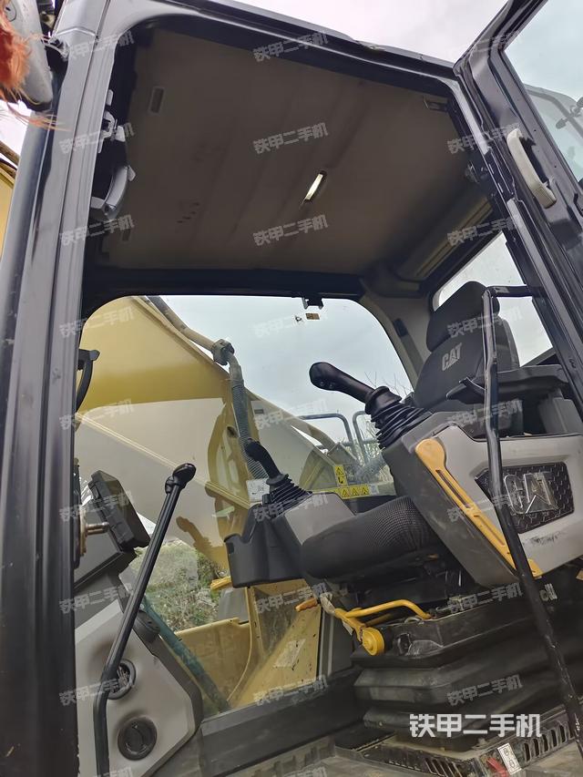 驾驶室整体（整机外观）