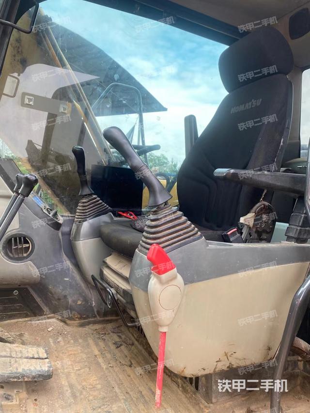 驾驶室整体（整机外观）