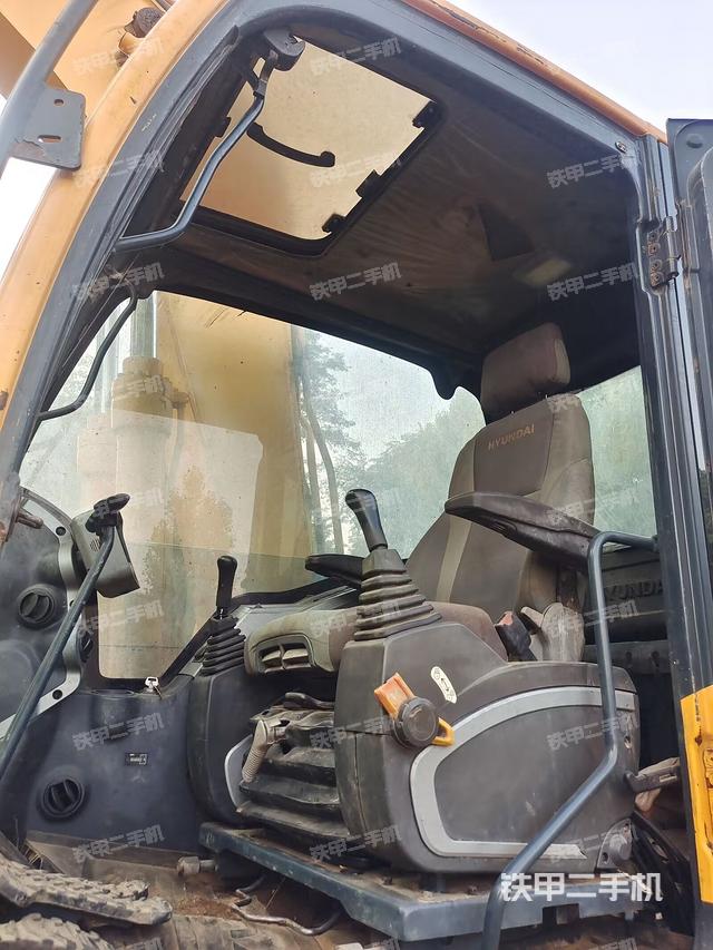 驾驶室整体（整机外观）