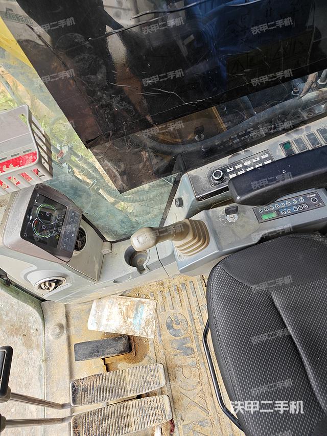 驾驶室整体（整机外观）