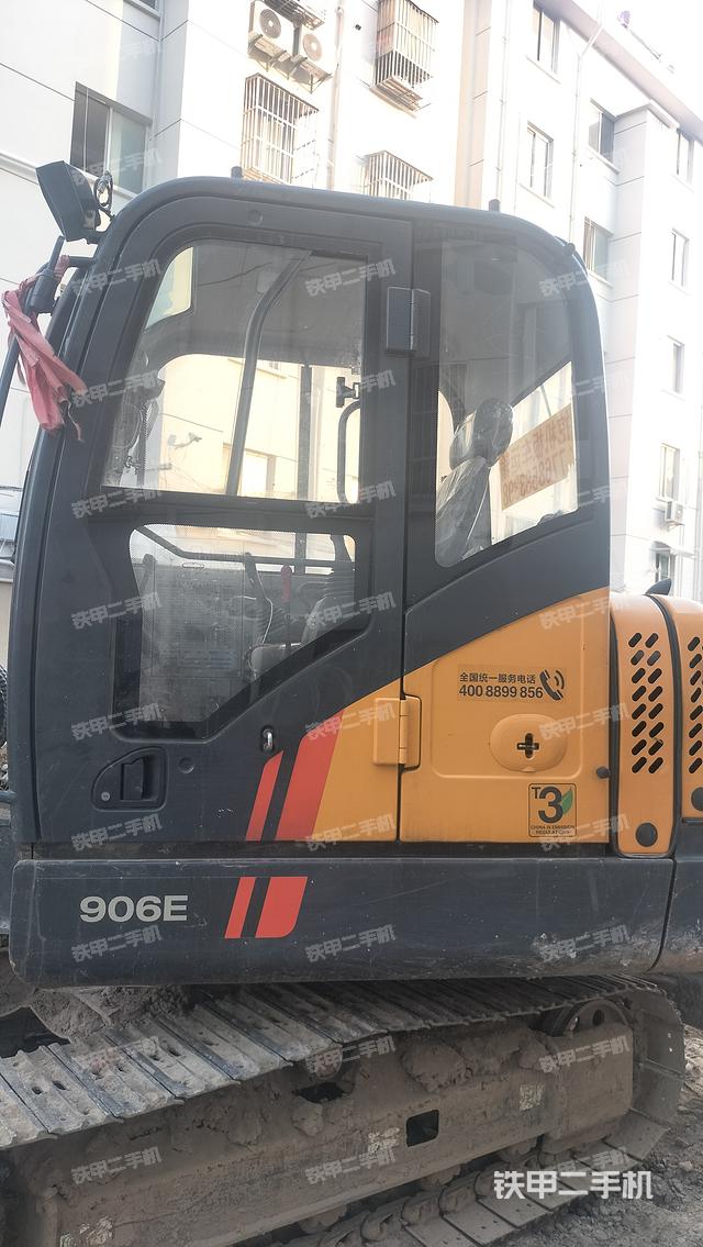 驾驶室顶部（整机外观）