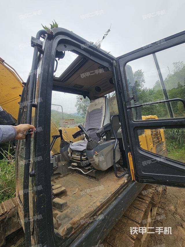 驾驶室整体（整机外观）