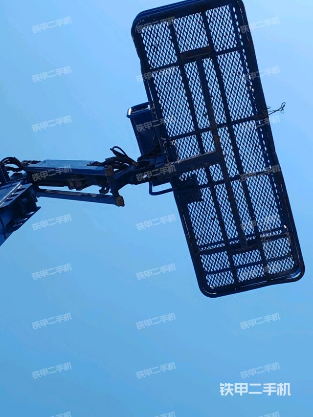 駕駛室正側(cè)（駕駛室/操作室）