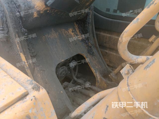 大臂背部俯视（工作和回转装置）