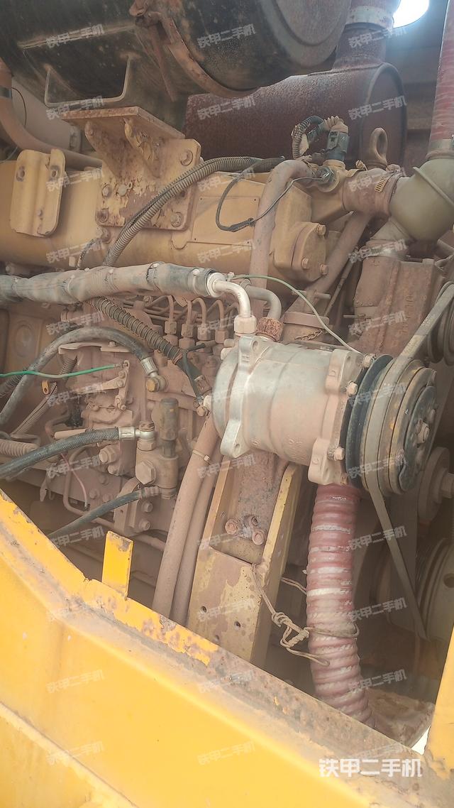 发动机左侧（整机外观及大件）