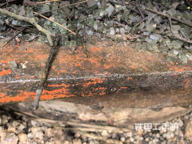 大臂背部俯視（工作和回轉(zhuǎn)裝置）