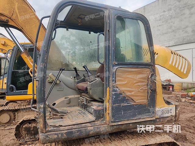 驾驶室整体（整机外观）