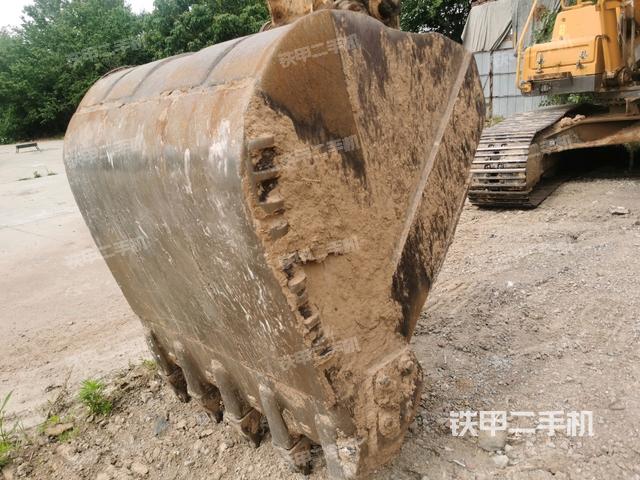 鏟斗右后整體（工作和回轉(zhuǎn)裝置）