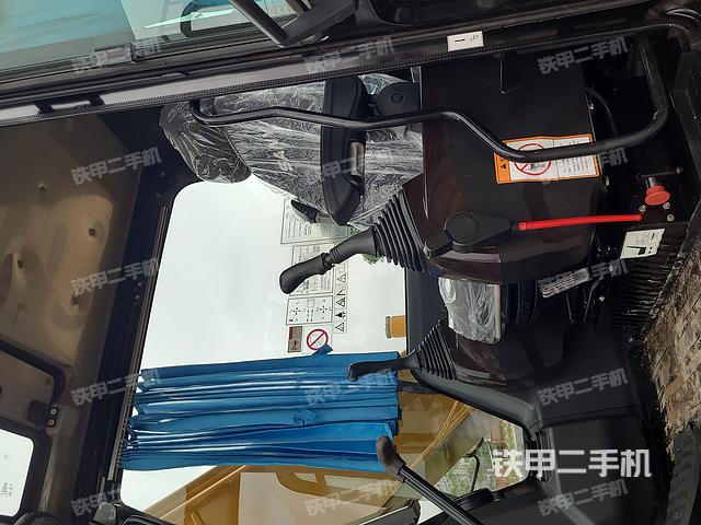 驾驶室整体（整机外观）