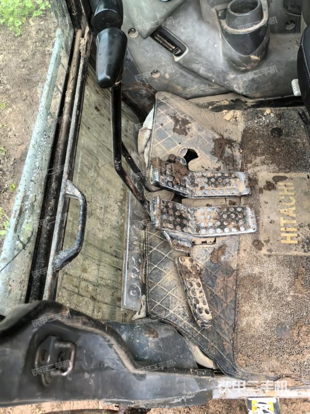 后窗玻璃角標(biāo)（駕駛室部分）