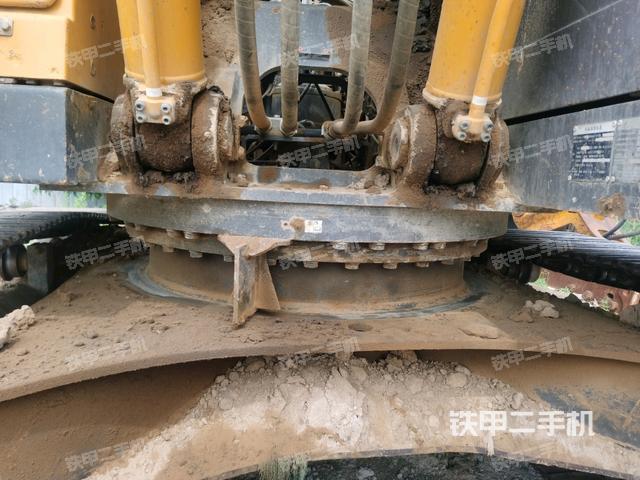 轉(zhuǎn)盤和下車架正前（工作和回轉(zhuǎn)裝置）