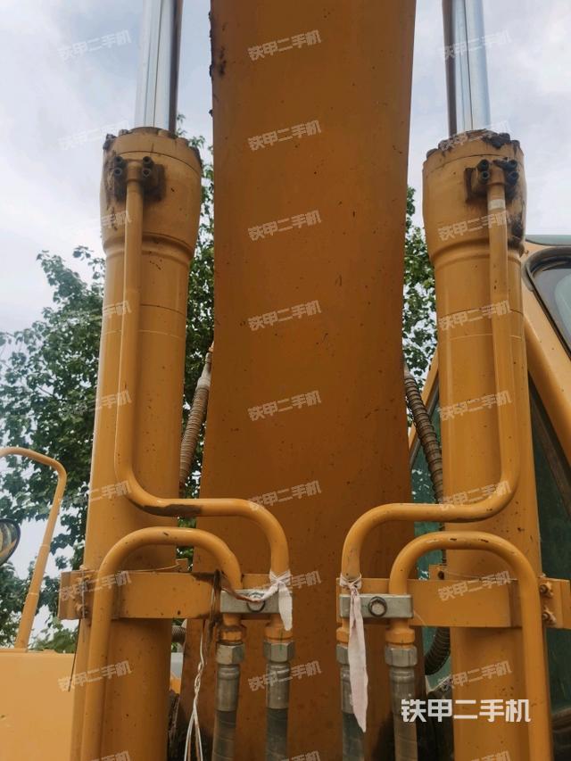 大臂背部俯視（工作和回轉(zhuǎn)裝置）