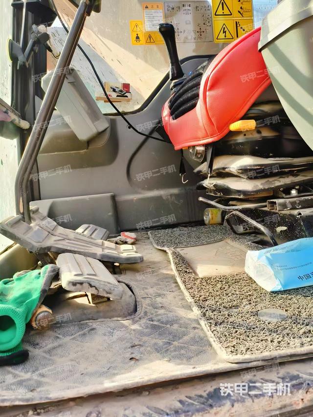 驾驶室整体（整机外观）