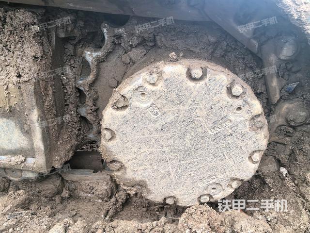 左驅(qū)動輪（行走機(jī)構(gòu)）