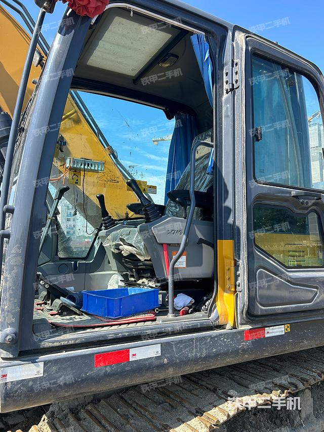 驾驶室整体（整机外观）