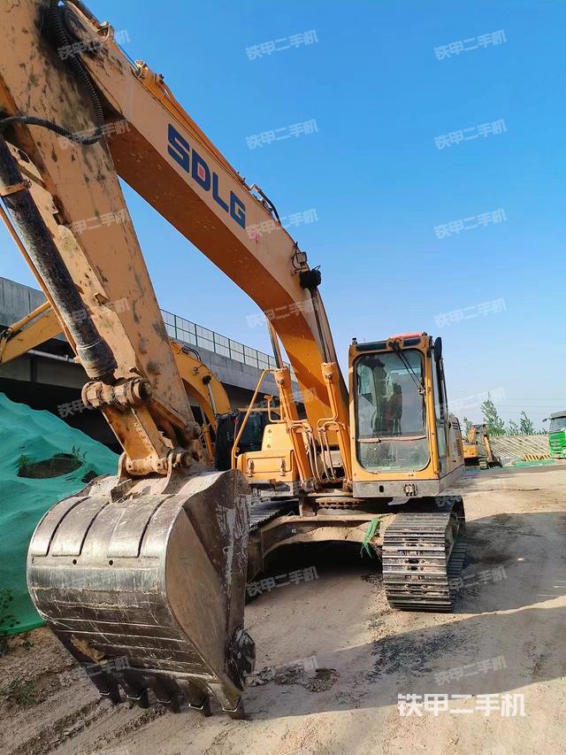 山东临工E6210F挖掘机