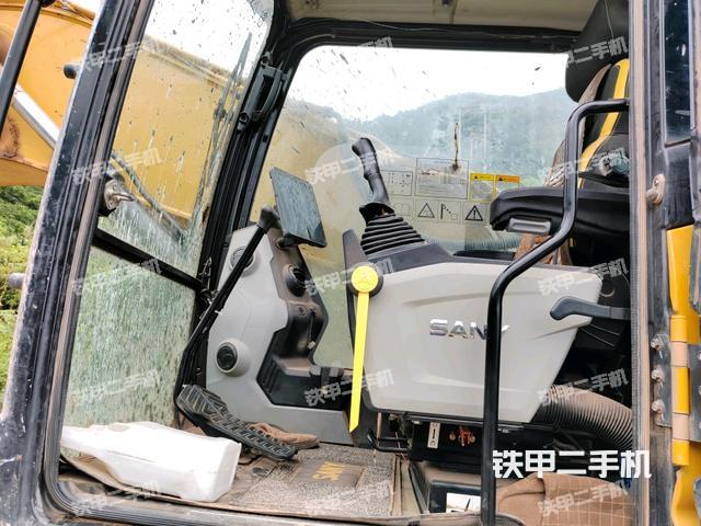 驾驶室整体（整机外观）