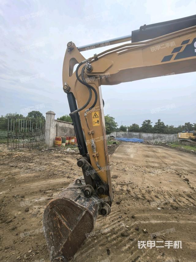 小臂整体左后（工作和回转装置）