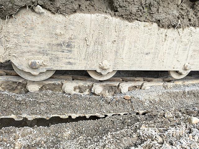 单侧履带整体（整机外观）