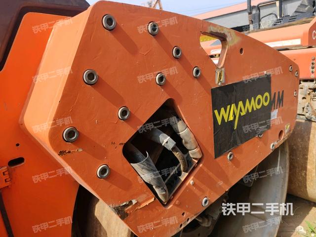 前車架正左側（壓路機前后車架）