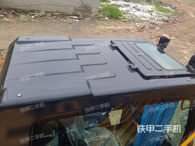 驾驶室顶部（整机外观）