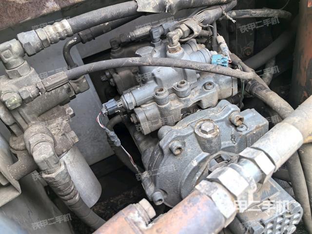 液壓泵斜45?左（大件艙室）