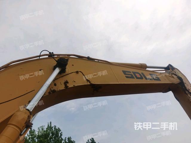 大臂油缸整體?豎拍（工作和回轉(zhuǎn)裝置）