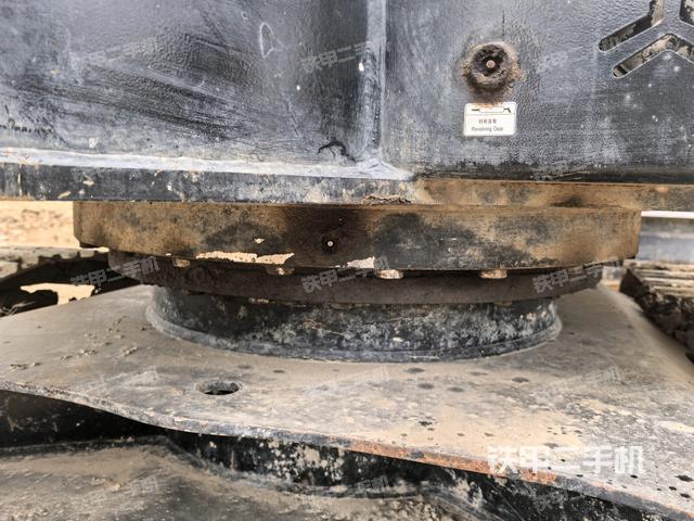 转盘和下车架正前（工作和回转装置）