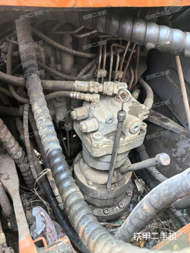 回轉(zhuǎn)馬達(dá)（上車部件）