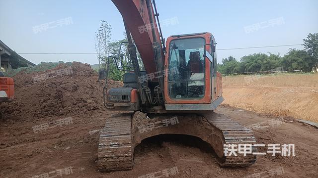 驾驶室顶部（整机外观）