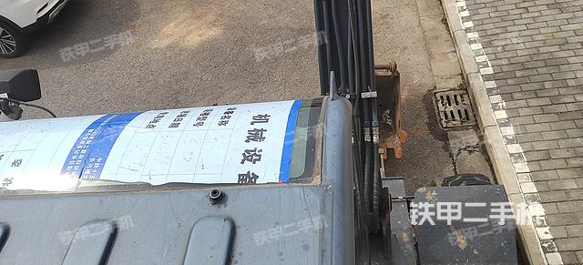 驾驶室顶部（整机外观）