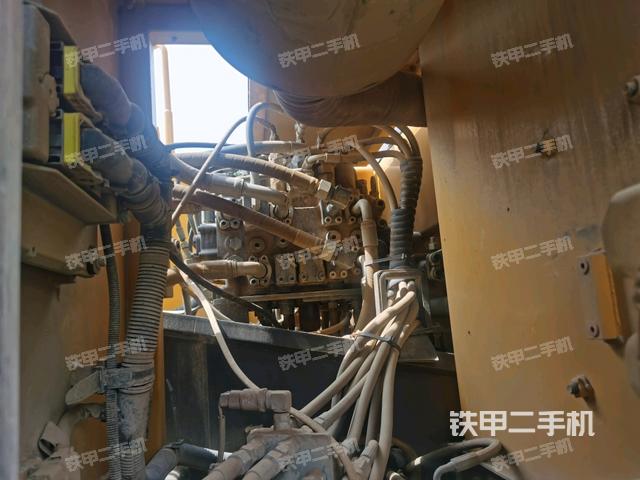 液壓泵斜45?右（大件艙室）