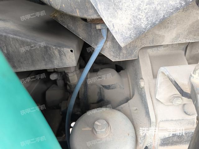 回转马达和主控阀（整机外观）