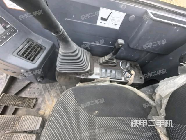 座椅左侧控制台/音响/含左手柄（驾驶室部分）