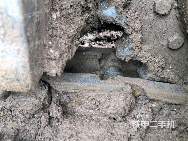 右驅(qū)動輪（行走機(jī)構(gòu)）