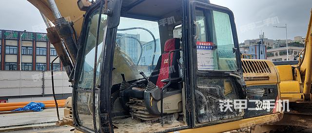 驾驶室整体（整机外观）