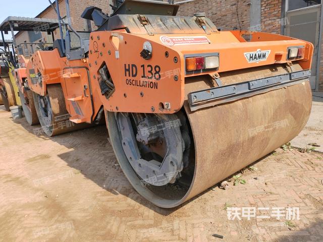 右前45°（壓路機整機外觀）