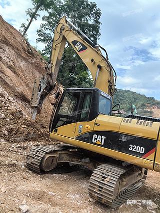 云南-西双版纳傣族自治州二手卡特彼勒320D液压挖掘机实拍照片